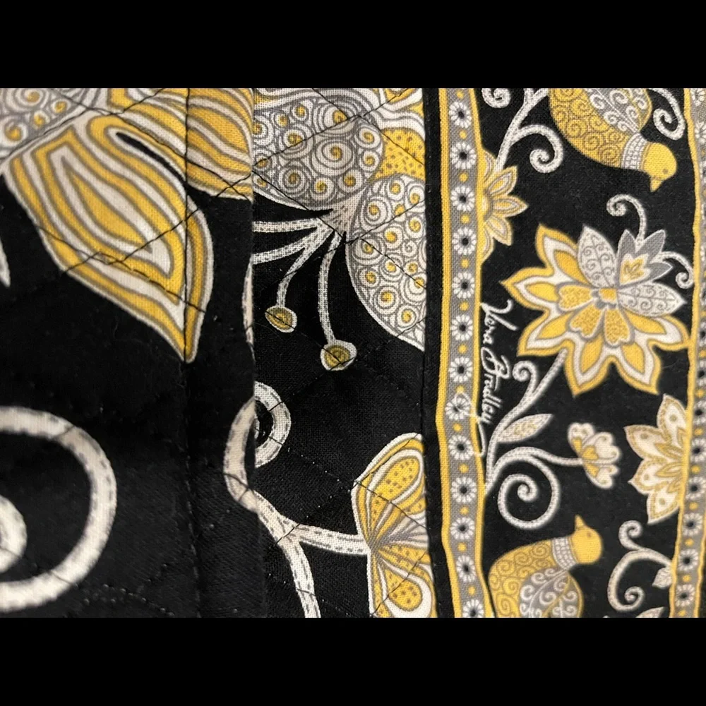 ❤️HOST PICK❤️…Vera Bradley Yellow Bird Shoulder Bag